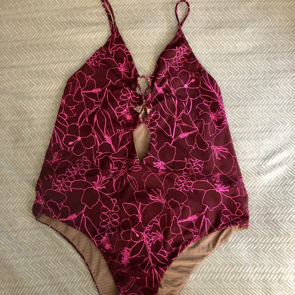 ACACIA MAYA XL BRAND NEW